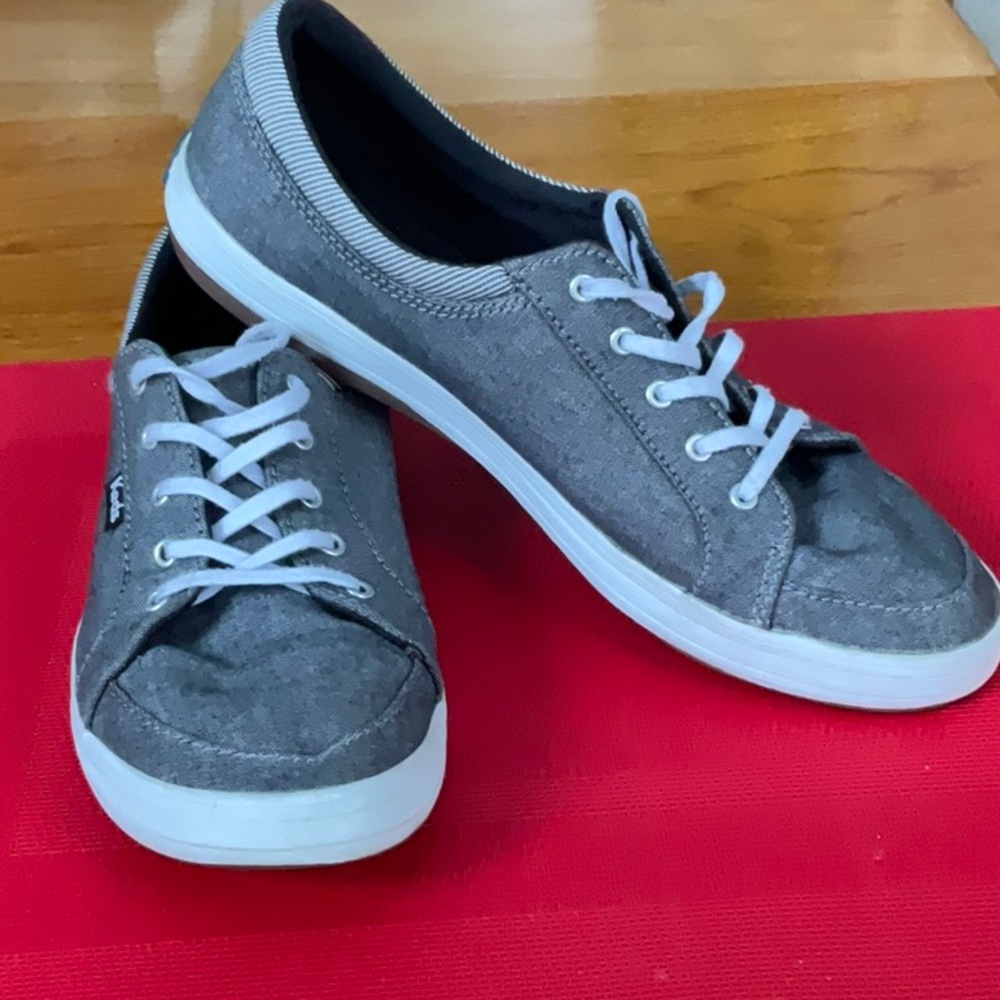Keds Lace Ups Size 9